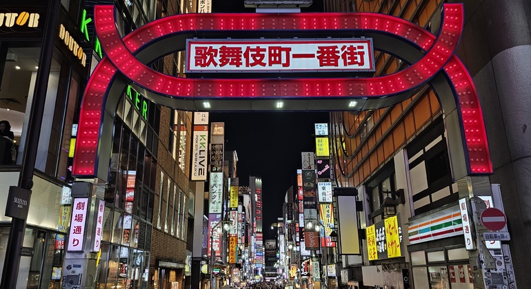 FreeTour a Pie por Shinjuku Operado por JTN COMMERCE