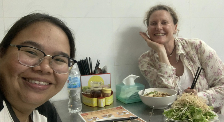 authentic-taste-hue-food-tour-by-locals-es-1