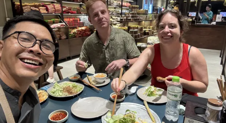 authentic-taste-hue-food-tour-by-locals-es-10