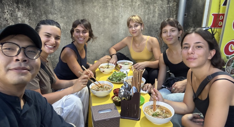 authentic-taste-hue-food-tour-by-locals-es-10