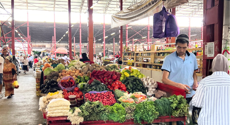 Bishkek: Osh Bazaar & Local Life Walking Tour Kyrgyzstan &mdash; #2
