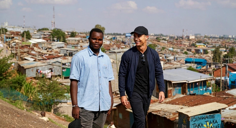 Visita guiada gratuita à favela de Kibera com um guia local Organizado por Dickens