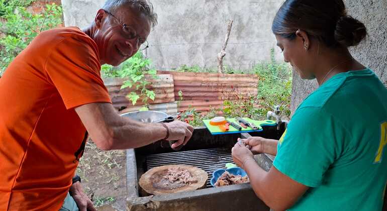 street-art-tour-food-tasting-sunset-by-a-local-expert-en-4
