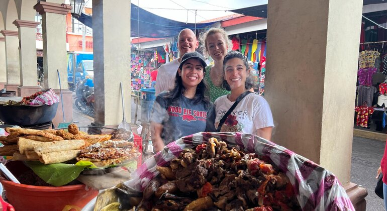 street-art-tour-food-tasting-sunset-by-a-local-expert-en-5