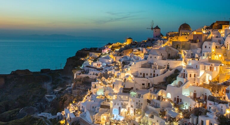 Tour Oia before the Sunset Free Tour Operado por Paseando por Grecia