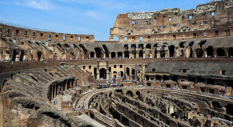 Coliseo y Foro Romano Tour - Sin Colas