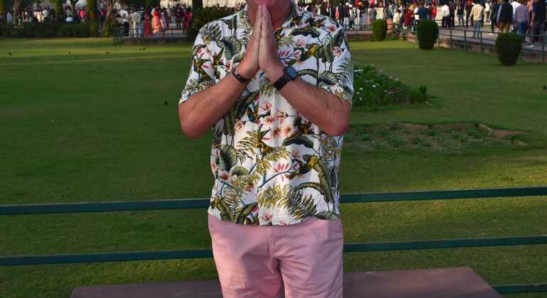 Taj Mahal Sunrise Tour India &mdash; #12
