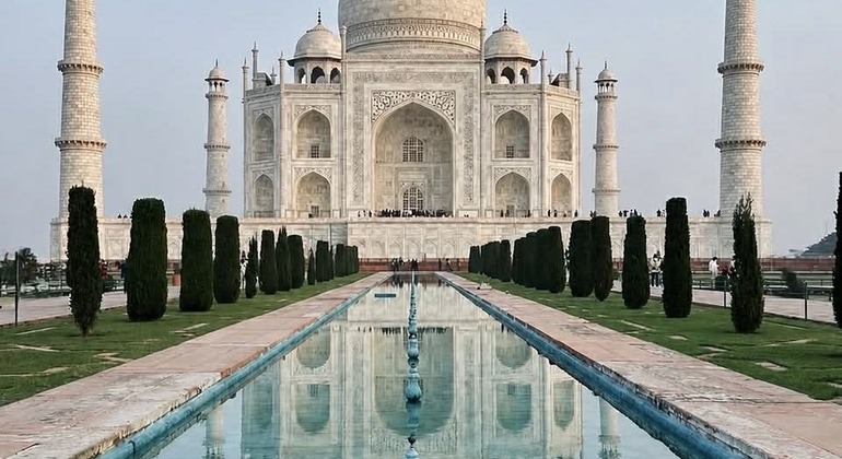 Taj Mahal Sunrise Tour India &mdash; #15