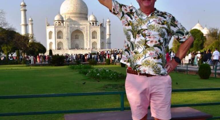 Taj Mahal Sunrise Tour India &mdash; #19