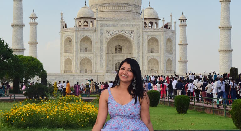 Taj Mahal Sunrise Tour India &mdash; #22