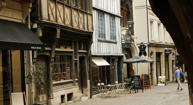 Discovering Rouen Tour: Timeless Stories Provided by Victoria