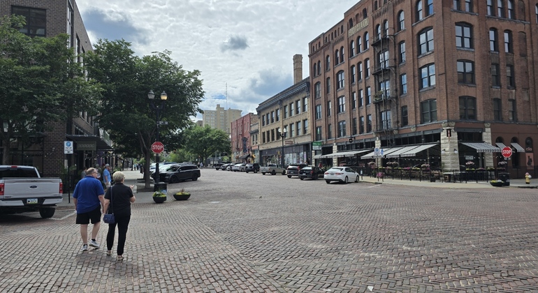 omaha-free-walking-tour-an-introduction-to-downtown-es-12