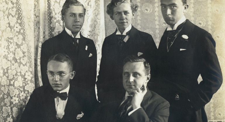 free-tour-of-pragues-queer-history-es-6