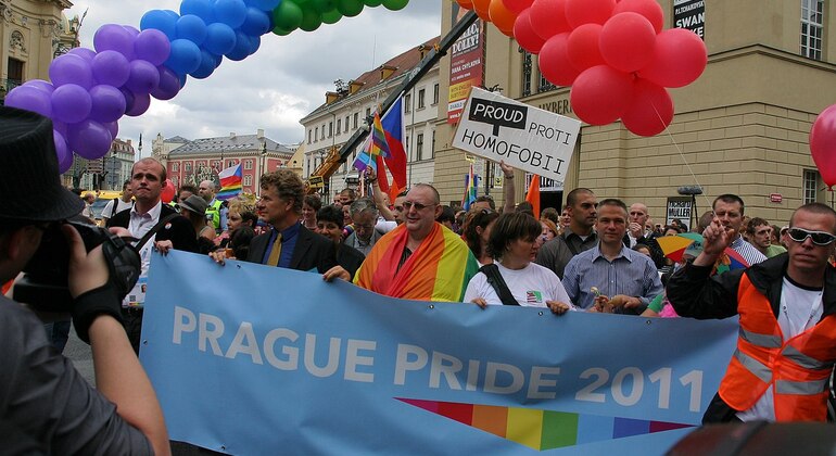 free-tour-of-pragues-queer-history-es-3