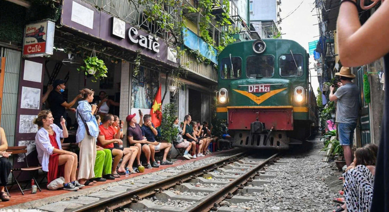 A Tour to Discover Hanoi's Street Food and Train Street
