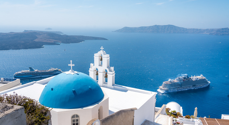 free-walking-tour-of-fira-caldera-views-local-stories-hidden-spots-en-1