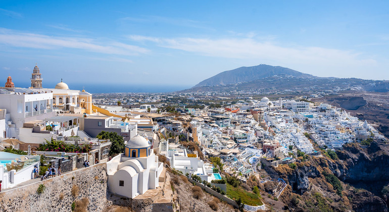 free-walking-tour-of-fira-caldera-views-local-stories-hidden-spots-en-3