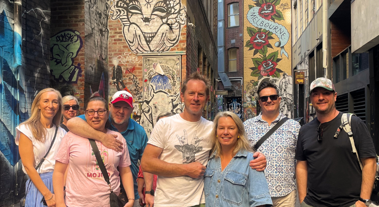 A Curious Look at Melbourne: Icons, Details & Stories
