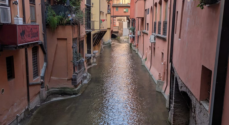 Bologna's Conspiracy: Self-Guided Exploration Game & Walking Tour Italy &mdash; #7