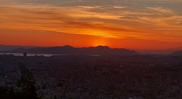Hills of Athens Tour: Off-The-Beaten-Path Urban Hike & Sunset View Fournie par The Athens Experience Lab