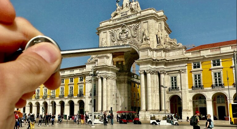Passeio pelas Imagens Emblemáticas de Lisboa: Jogo de Exploração Autoguiado Organizado por Questo