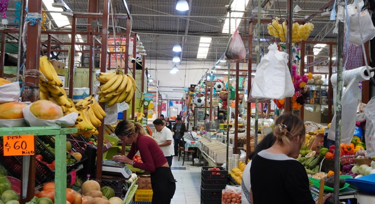 Au-delà des tacos : visite guidée d'un marché de cuisine de rue et dégustation de mezcal Mexique &mdash; #7