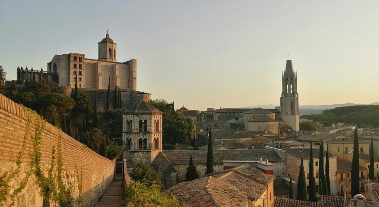 Visita guiada gratuita por Girona Operado por Lama