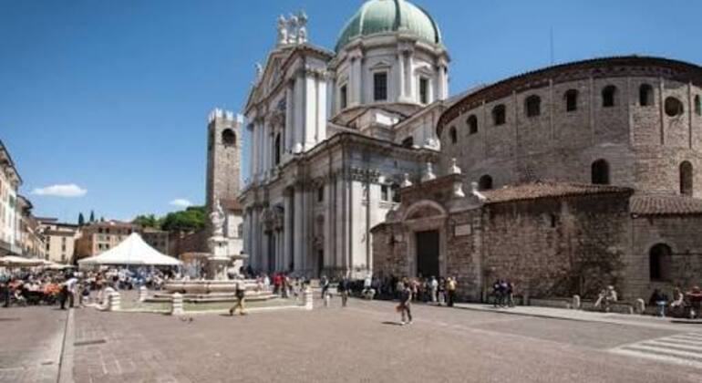 a-tour-of-brescias-squares-en-2