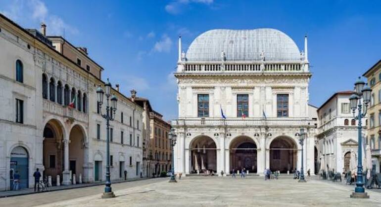 a-tour-of-brescias-squares-en-4