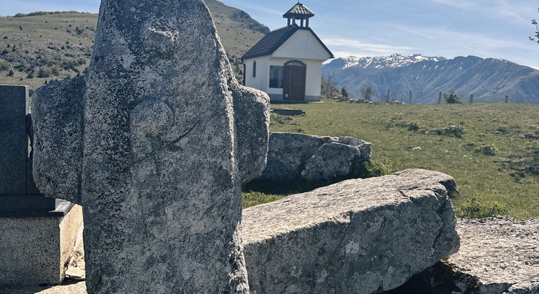 the-highlands-path-a-sisters-heritage-trail-es-3