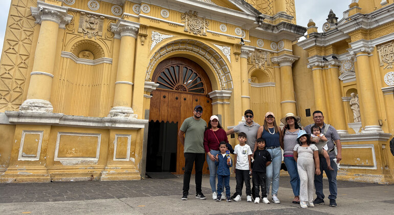 Antigua Guatemala: Paisagem de ruínas e vulcões Organizado por Jose Luis Hernandez Ceballos