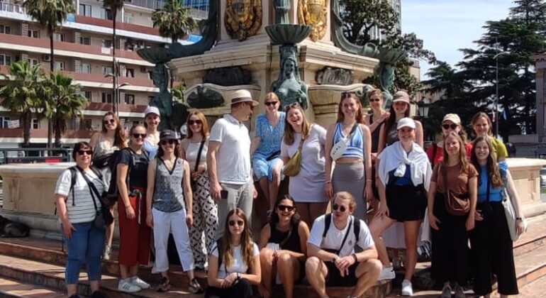 batumi-through-time-free-walking-tour-georgian-wine-tasting-en-1