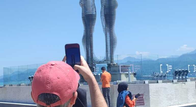 batumi-through-time-free-walking-tour-georgian-wine-tasting-en-5