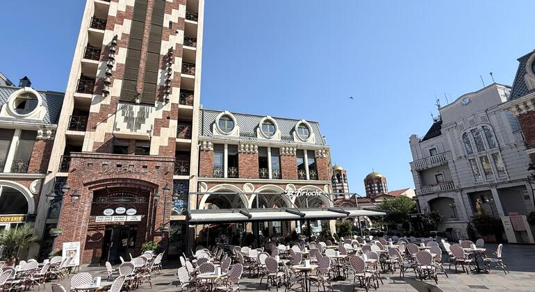 batumi-through-time-free-walking-tour-georgian-wine-tasting-es-21
