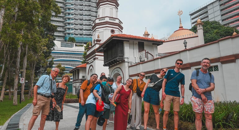 Kampong Gelam Free Walking Tour: From Royalty to Trendy Provided by Monster Day Tours