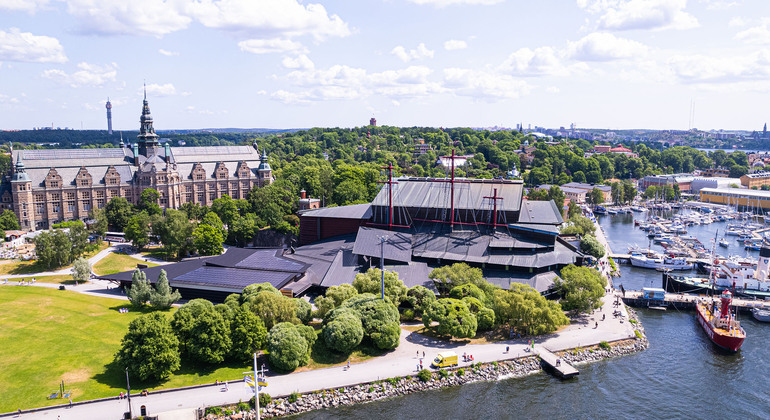 Visita gratuita a Estocolmo: el Djurgården Real y el legendario Museo Vasa Operado por Wolf Tours Stockholm