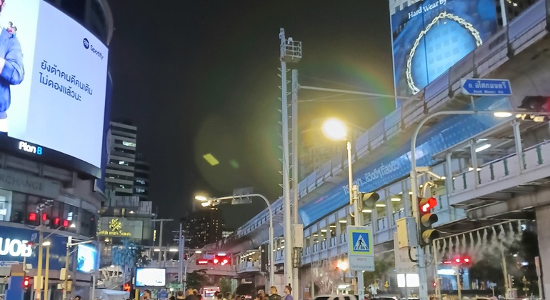Passeggiata al tramonto a Bangkok: il lato verde e vivace di Asok e Sukhumvit Tailandia &mdash; #28