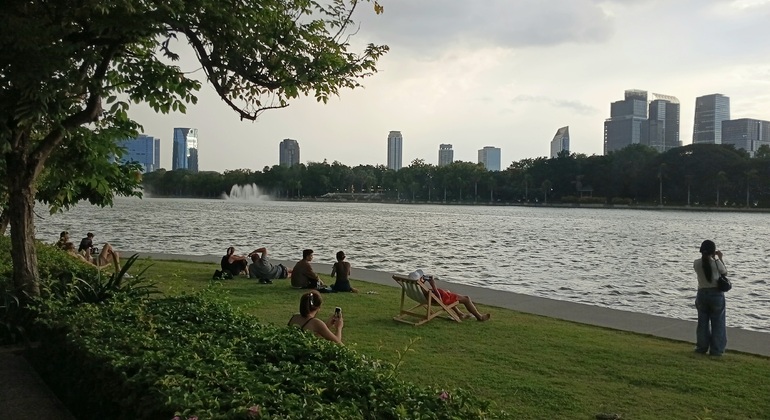 Passeggiata al tramonto a Bangkok: il lato verde e vivace di Asok e Sukhumvit Tailandia &mdash; #43