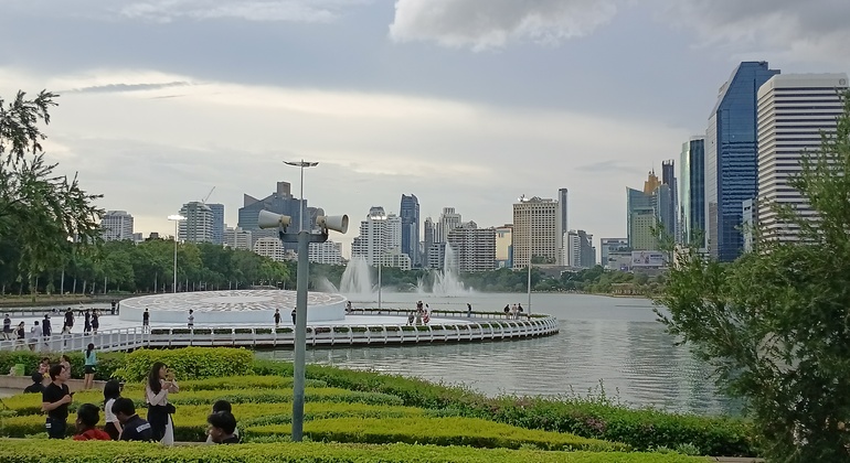 Passeggiata al tramonto a Bangkok: il lato verde e vivace di Asok e Sukhumvit Tailandia &mdash; #48
