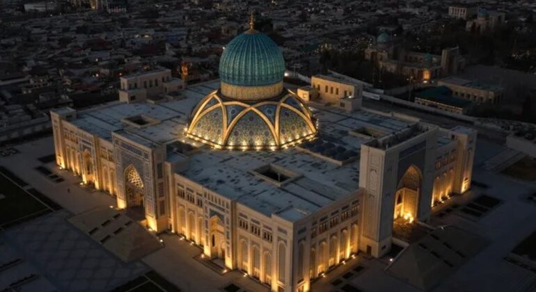 Tashkent: Walking & Food Tour with a Local Guide