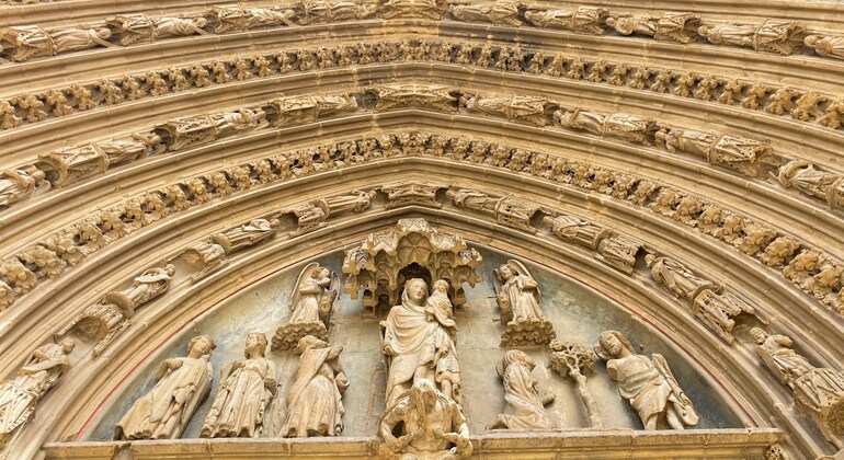 Visita Guiada Gratuita à Huesca Monumental Organizado por Paraguas Rojos