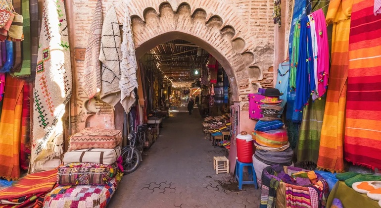 Cairo: Khan El Khalili Guided Tour with Tea or Coffee