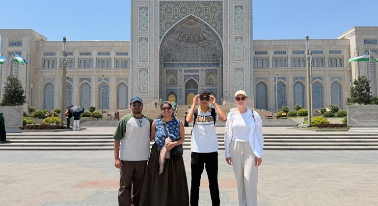 Passeio a pé por Tashkent: Complexo Khasti Imam, Metro e Bazar Chorsu Organizado por uzbekGUIDE