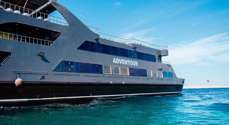 Hurghada Adventures Boat Tour  Provided by Travelista Tours