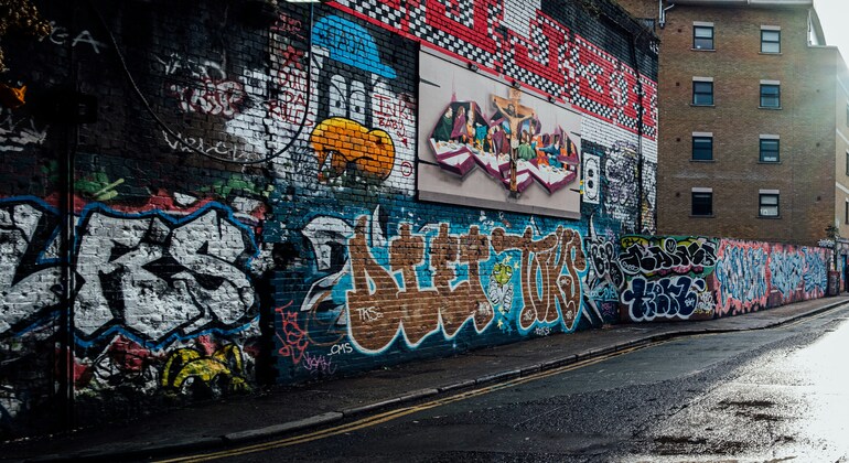 Shoreditch: Street Art Tour with Original Bagel Included Provided by Dawn Tours