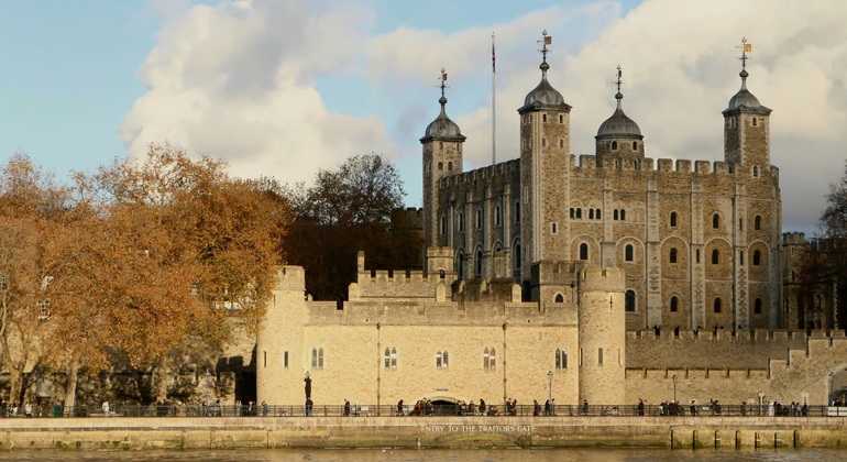 Visita guiada gratuita por Londres: historias de la realeza, mitos medievales y yincana 