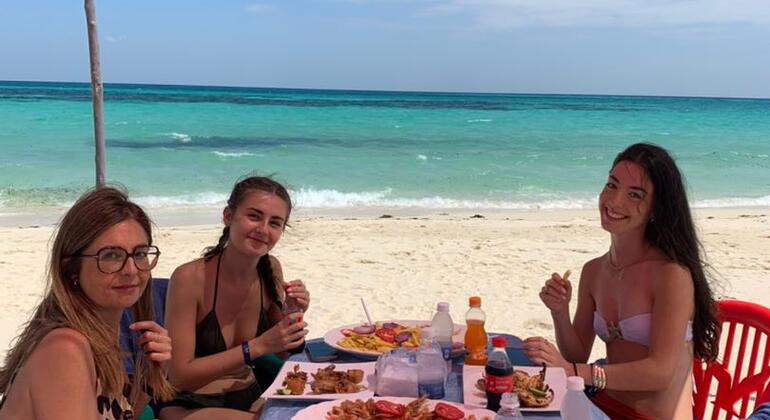 The Grand Safari Blue: Dhow Cruise, Seafood Feast & Island Discovery Tanzania &mdash; #4