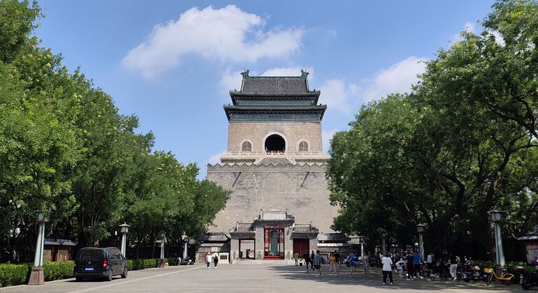 Classic City Tour: Bell & Drum Towers, Shichahai & Nanluoguxiang Provided by Sonia