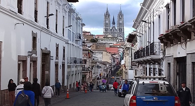 Quito Free Tour: Basílica del Voto Nacional  Ecuador &mdash; #4