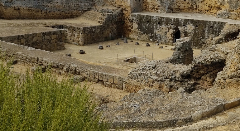 guided-tour-of-the-carmona-necropolis-en-1